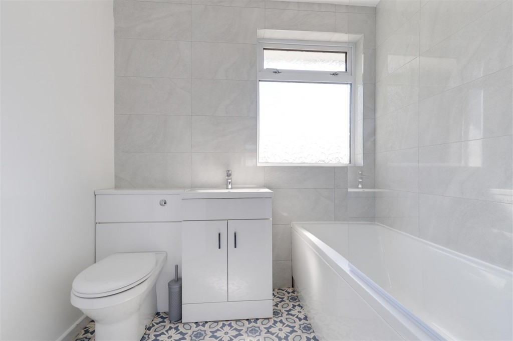 Graylands Road, Bilborough, Nottinghamshire, NG8 4FJ