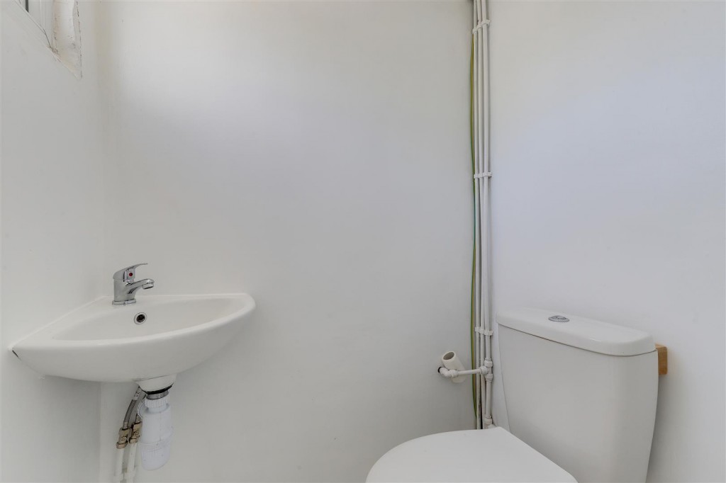 Graylands Road, Bilborough, Nottinghamshire, NG8 4FJ