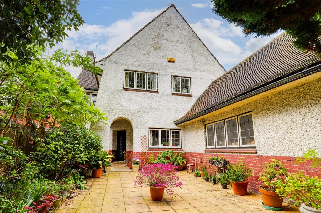 Thorncliffe Road, Mapperley Park, Nottinghamshire, NG3 5BQ
