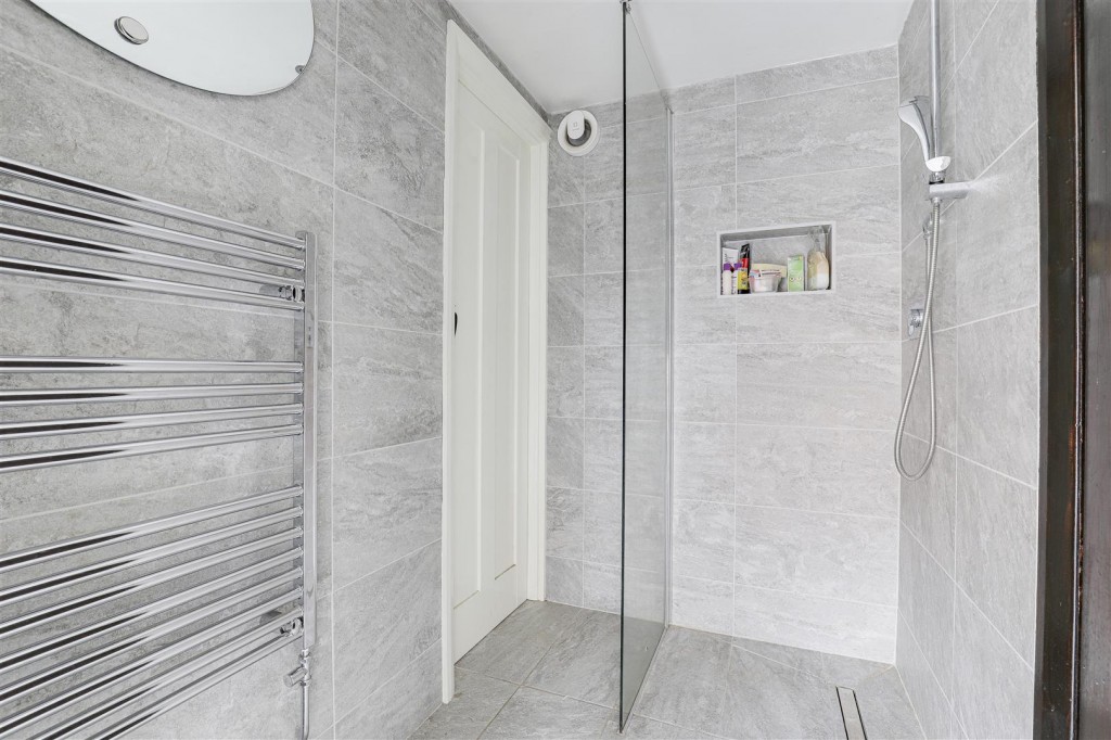 Thorncliffe Road, Mapperley Park, Nottinghamshire, NG3 5BQ