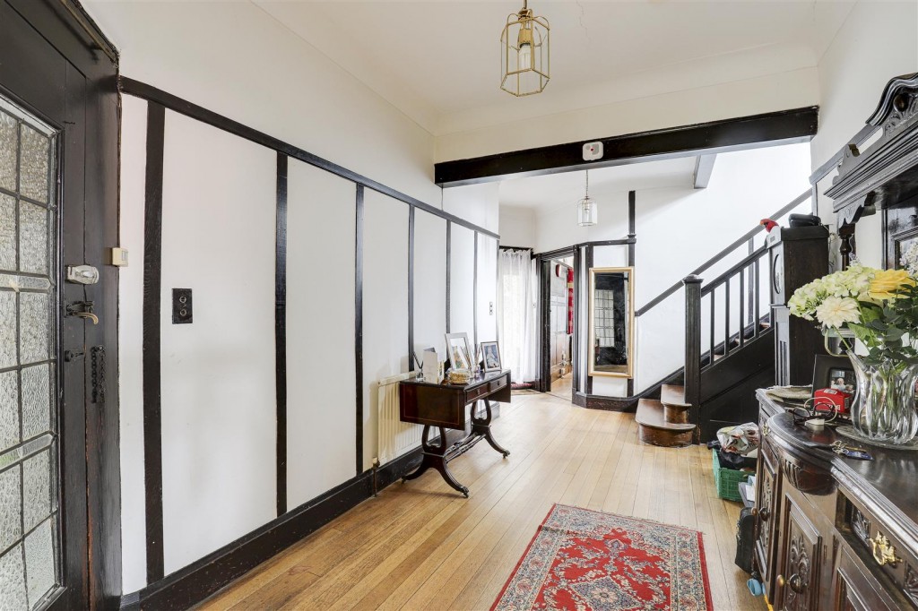 Thorncliffe Road, Mapperley Park, Nottinghamshire, NG3 5BQ