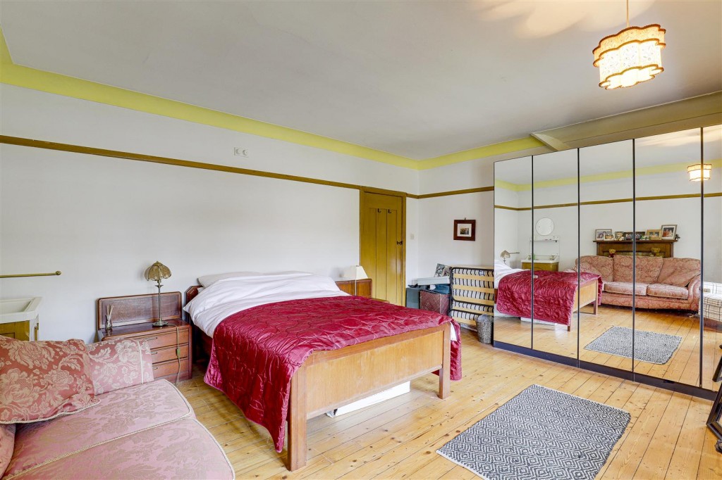 Thorncliffe Road, Mapperley Park, Nottinghamshire, NG3 5BQ