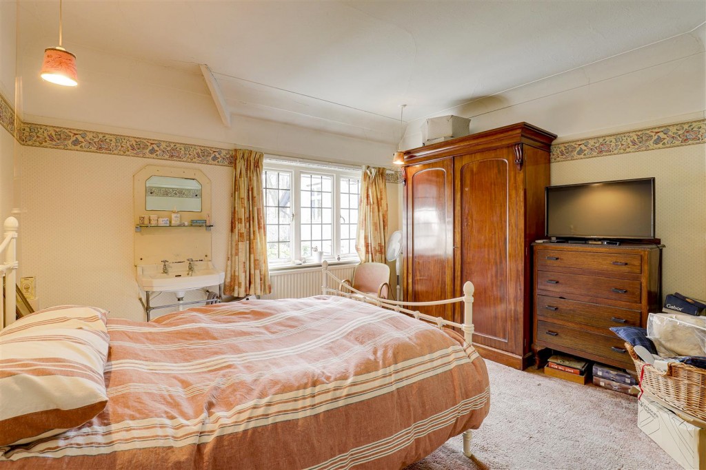 Thorncliffe Road, Mapperley Park, Nottinghamshire, NG3 5BQ