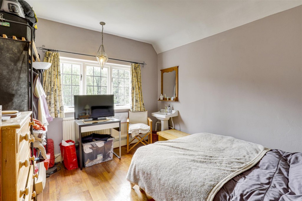 Thorncliffe Road, Mapperley Park, Nottinghamshire, NG3 5BQ