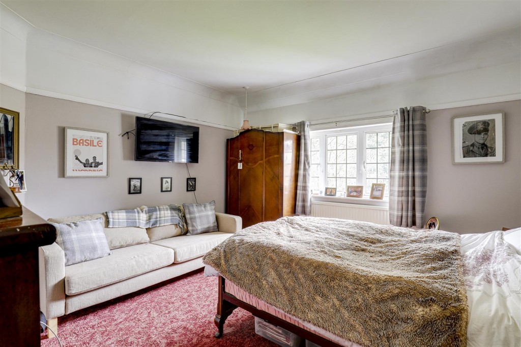 Thorncliffe Road, Mapperley Park, Nottinghamshire, NG3 5BQ