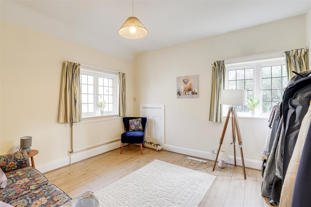 Thorncliffe Road, Mapperley Park, Nottinghamshire, NG3 5BQ