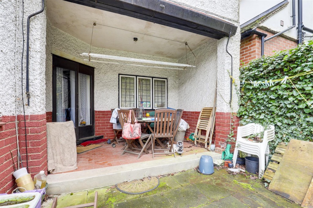 Thorncliffe Road, Mapperley Park, Nottinghamshire, NG3 5BQ
