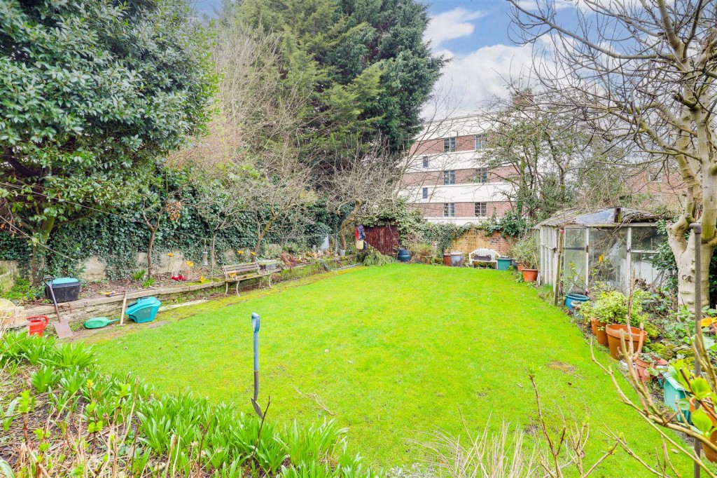 Thorncliffe Road, Mapperley Park, Nottinghamshire, NG3 5BQ