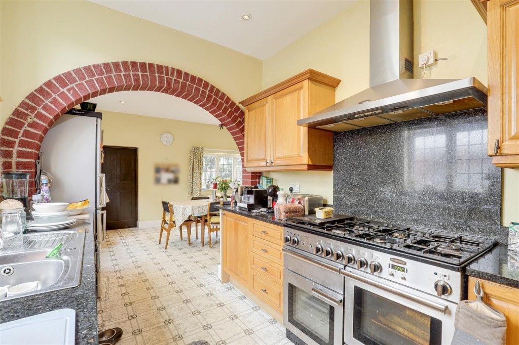 Thorncliffe Road, Mapperley Park, Nottinghamshire, NG3 5BQ