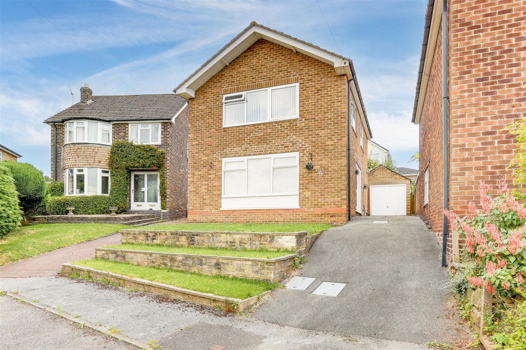 Weaverthorpe Road, Woodthorpe, Nottinghamshire, NG5 4NB
