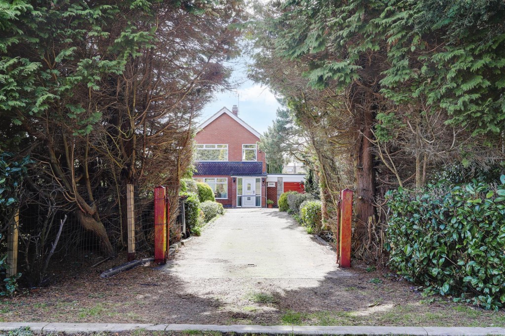 Nottingham Road, Selston, Nottinghamshire, NG16 6BX