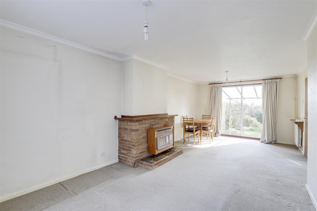 Maythorne Walk, Arnold, Nottinghamshire, NG5 5RG