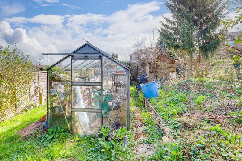 Maythorne Walk, Arnold, Nottinghamshire, NG5 5RG