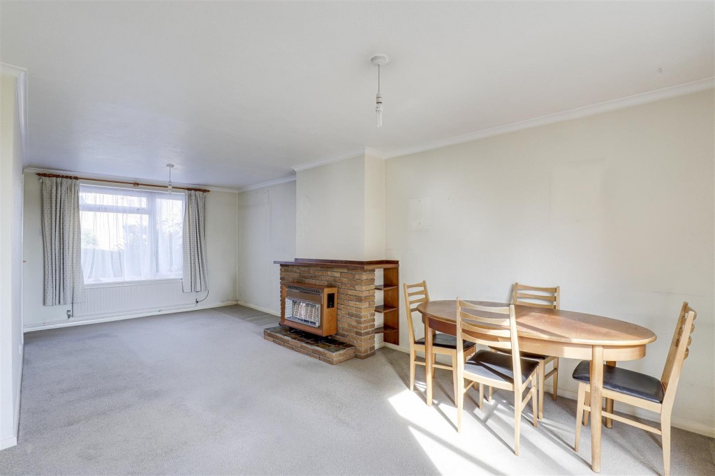 Maythorne Walk, Arnold, Nottinghamshire, NG5 5RG