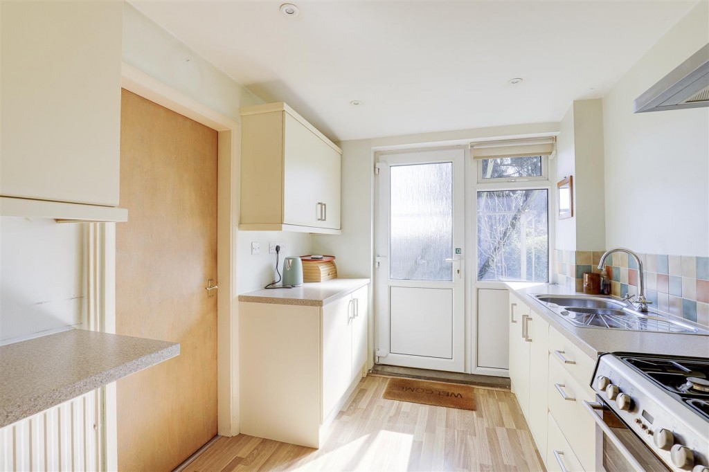 Maythorne Walk, Arnold, Nottinghamshire, NG5 5RG