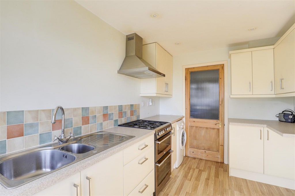 Maythorne Walk, Arnold, Nottinghamshire, NG5 5RG