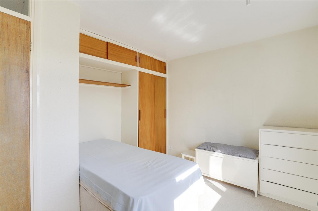 Maythorne Walk, Arnold, Nottinghamshire, NG5 5RG