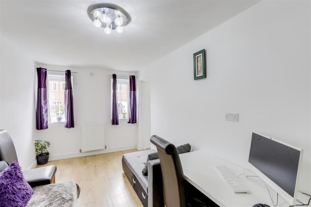 Dexters Grove, Hucknall, Nottinghamshire, NG15 6UW