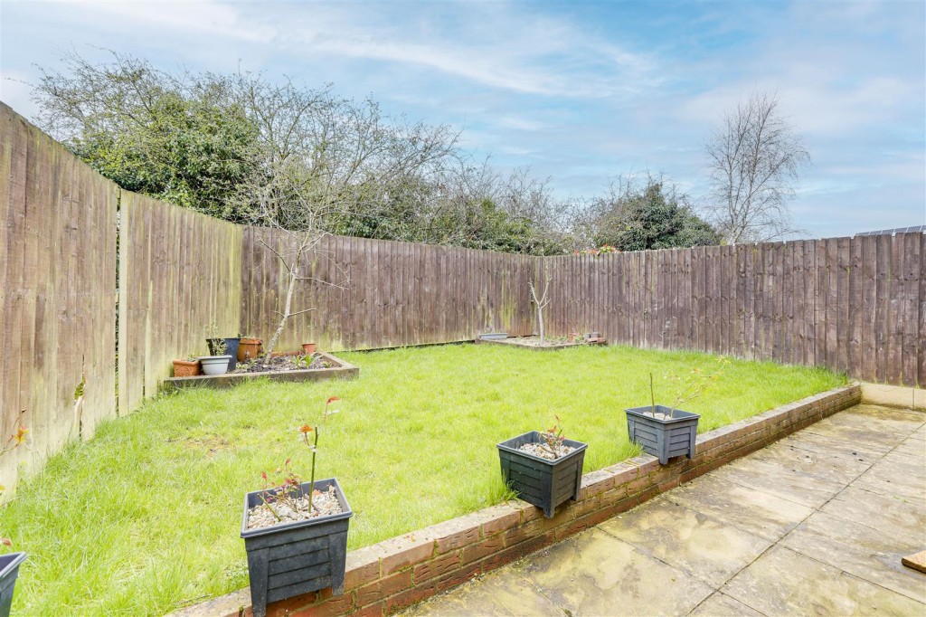 Dexters Grove, Hucknall, Nottinghamshire, NG15 6UW