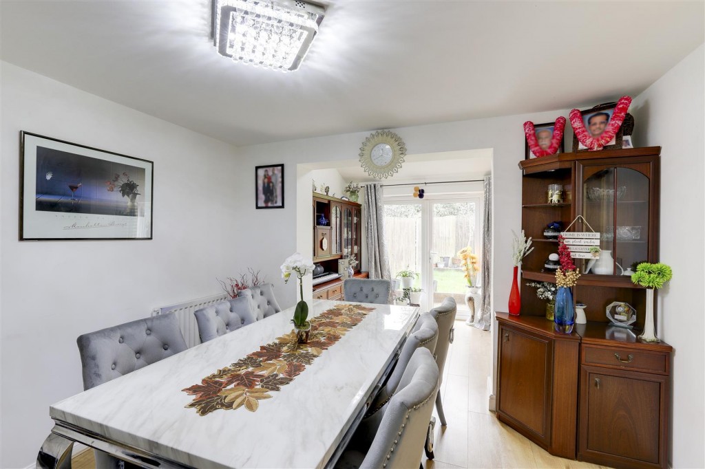 Dexters Grove, Hucknall, Nottinghamshire, NG15 6UW