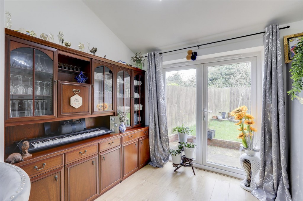 Dexters Grove, Hucknall, Nottinghamshire, NG15 6UW