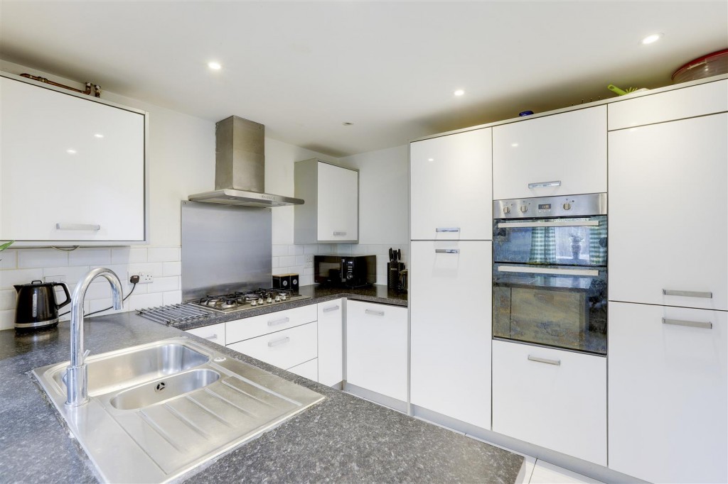 Dexters Grove, Hucknall, Nottinghamshire, NG15 6UW