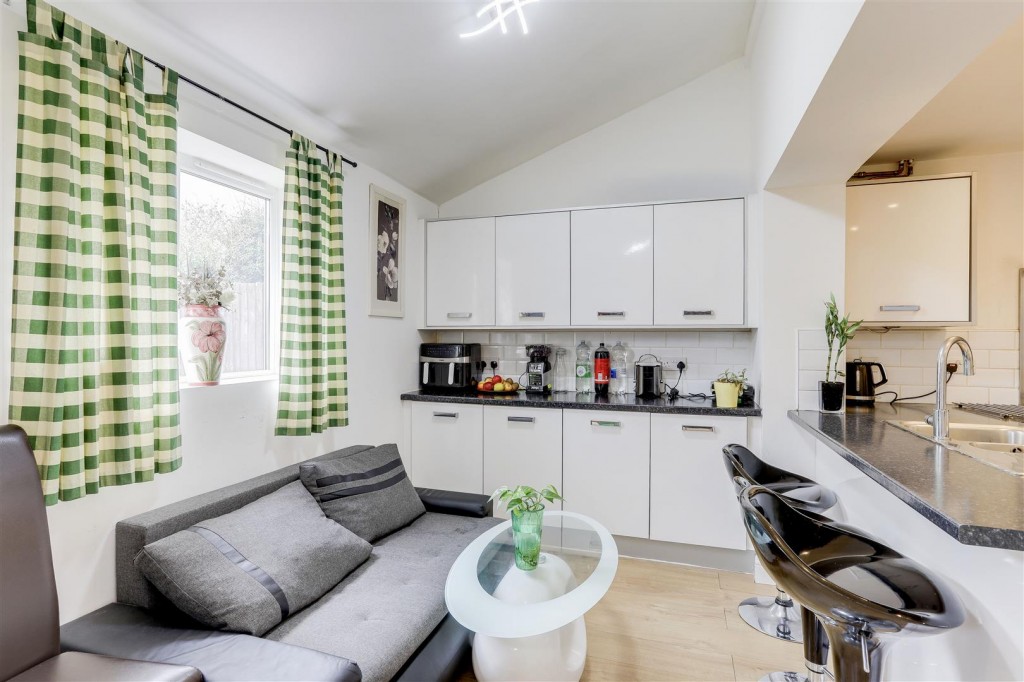 Dexters Grove, Hucknall, Nottinghamshire, NG15 6UW