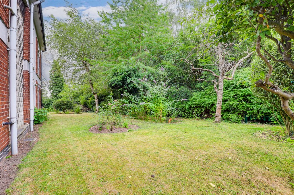 Priory Court, Friday Lane, Gedling, Nottinghamshire, NG4 3LJ