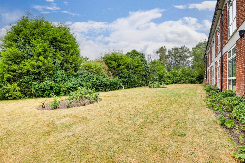 Priory Court, Friday Lane, Gedling, Nottinghamshire, NG4 3LJ