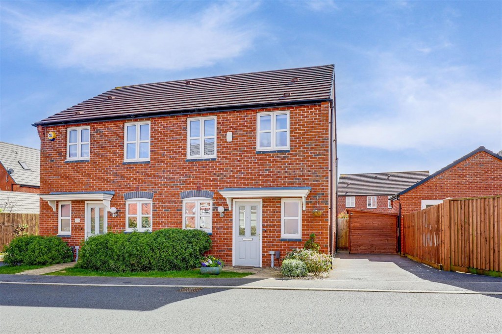 Bass Close, Linby, Nottinghamshire, NG15 8JW