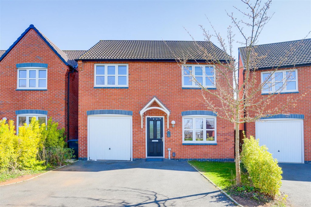 Summer Drive, West Bridgford, Nottinghamshire, NG2 7YJ