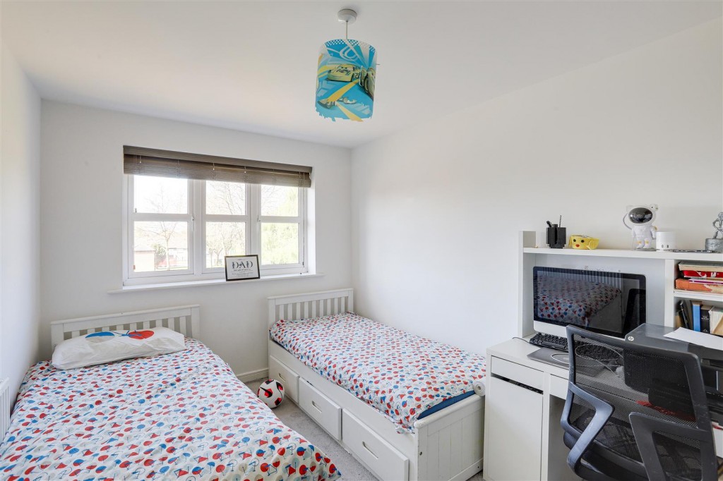 Summer Drive, West Bridgford, Nottinghamshire, NG2 7YJ