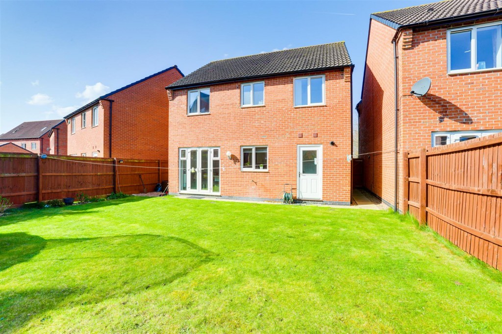 Summer Drive, West Bridgford, Nottinghamshire, NG2 7YJ