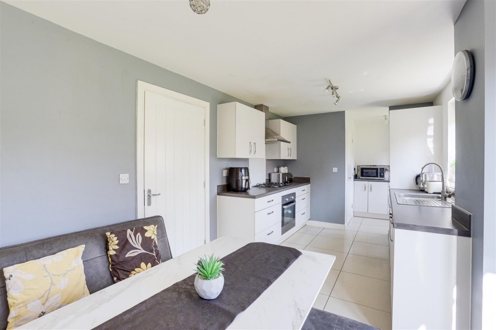 Summer Drive, West Bridgford, Nottinghamshire, NG2 7YJ