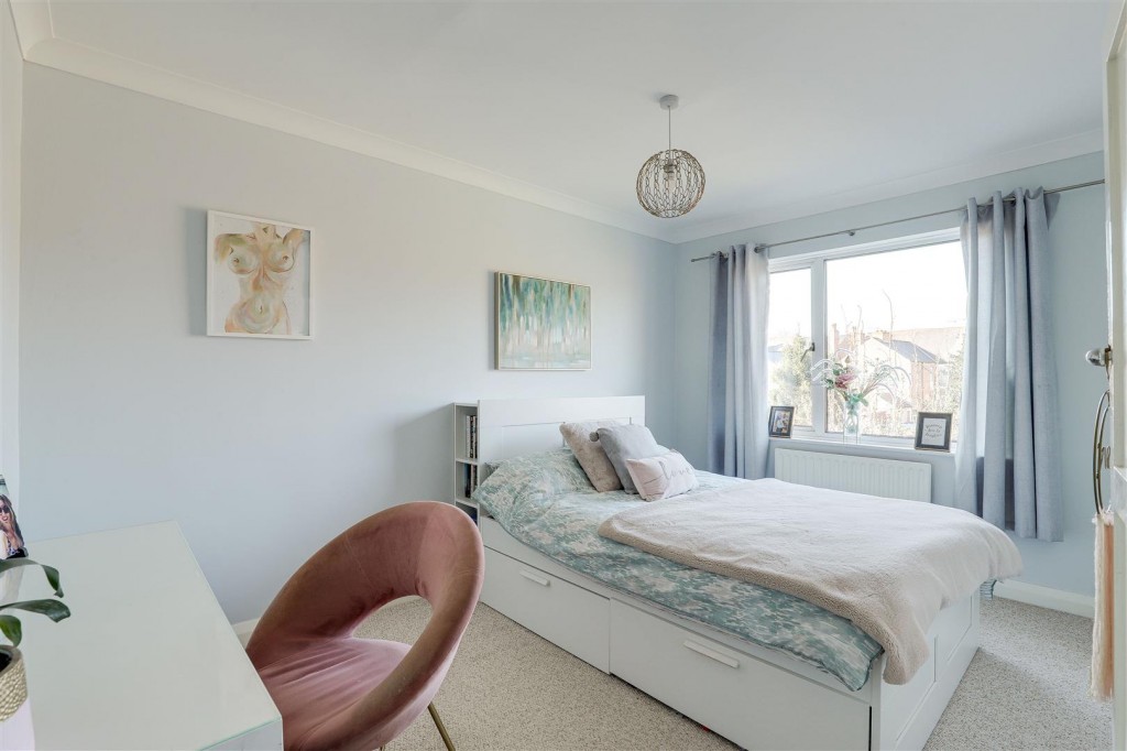 Thorneywood Road, Long Eaton, Derbyshire, NG10 2DY