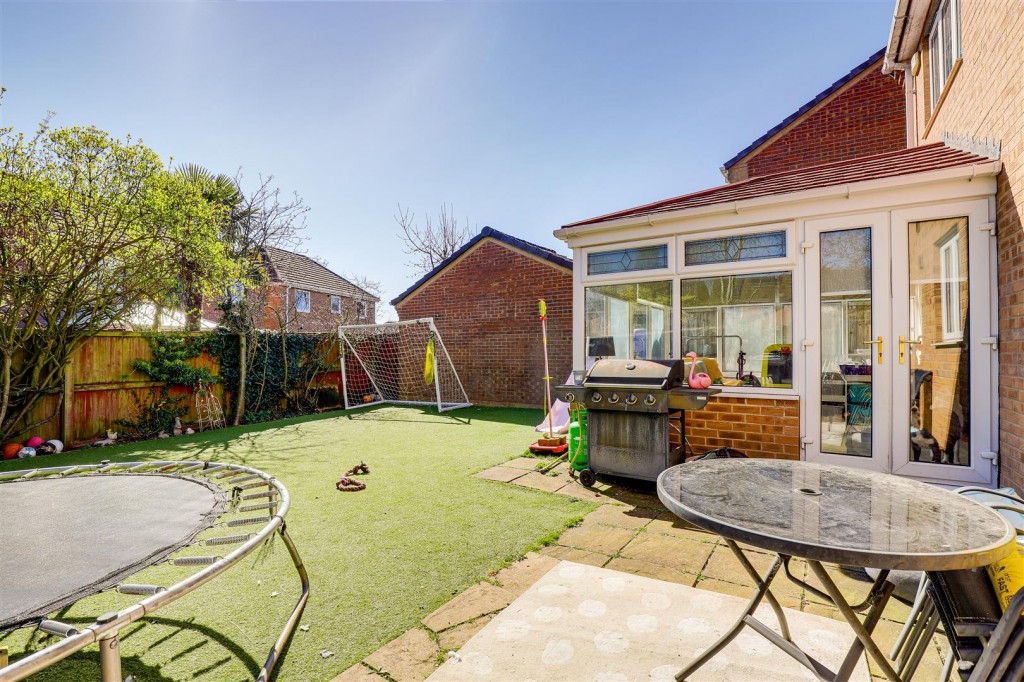 Ada Place, Hucknall, Nottinghamshire, NG15 7SY