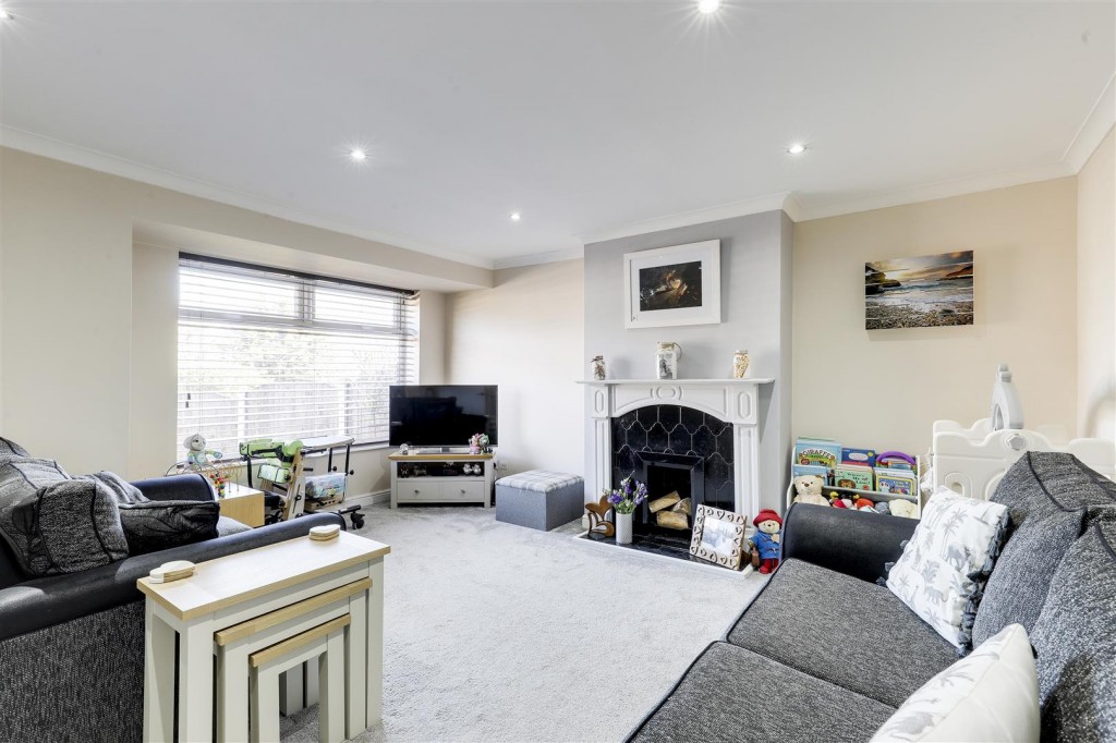 Redland Grove, Carlton, Nottinghamshire, NG4 3EU
