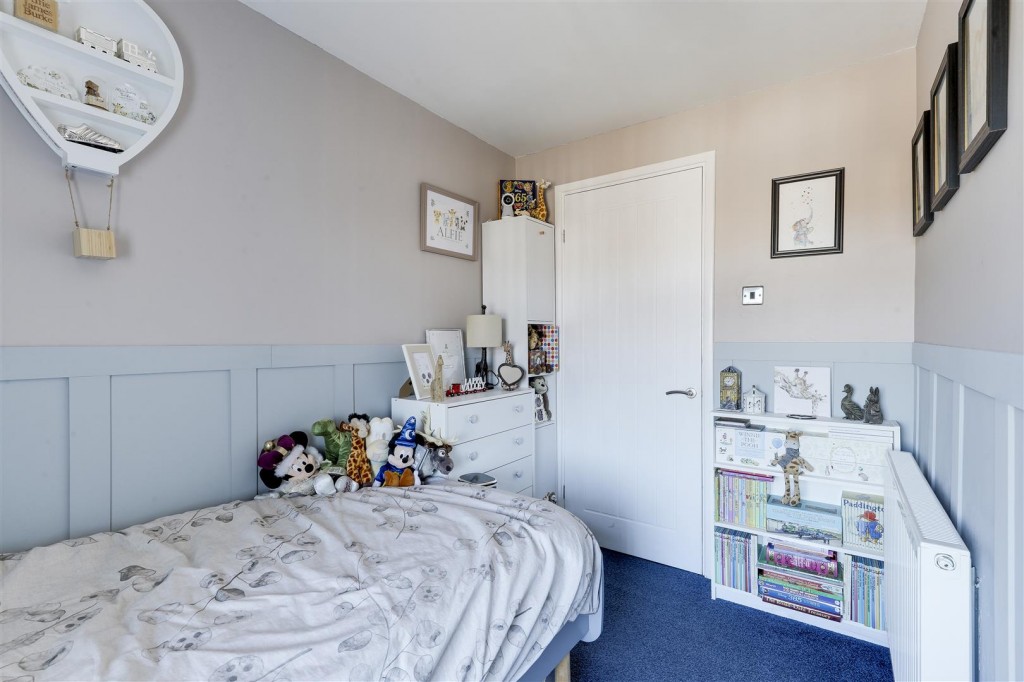 Redland Grove, Carlton, Nottinghamshire, NG4 3EU