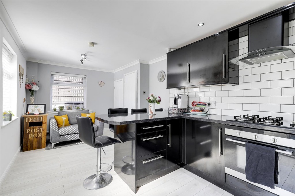 Redland Grove, Carlton, Nottinghamshire, NG4 3EU