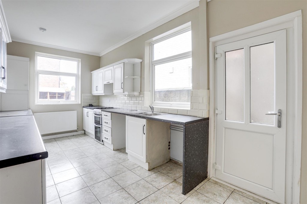 College Street, Long Eaton, Nottinghamshire, NG10 4GX