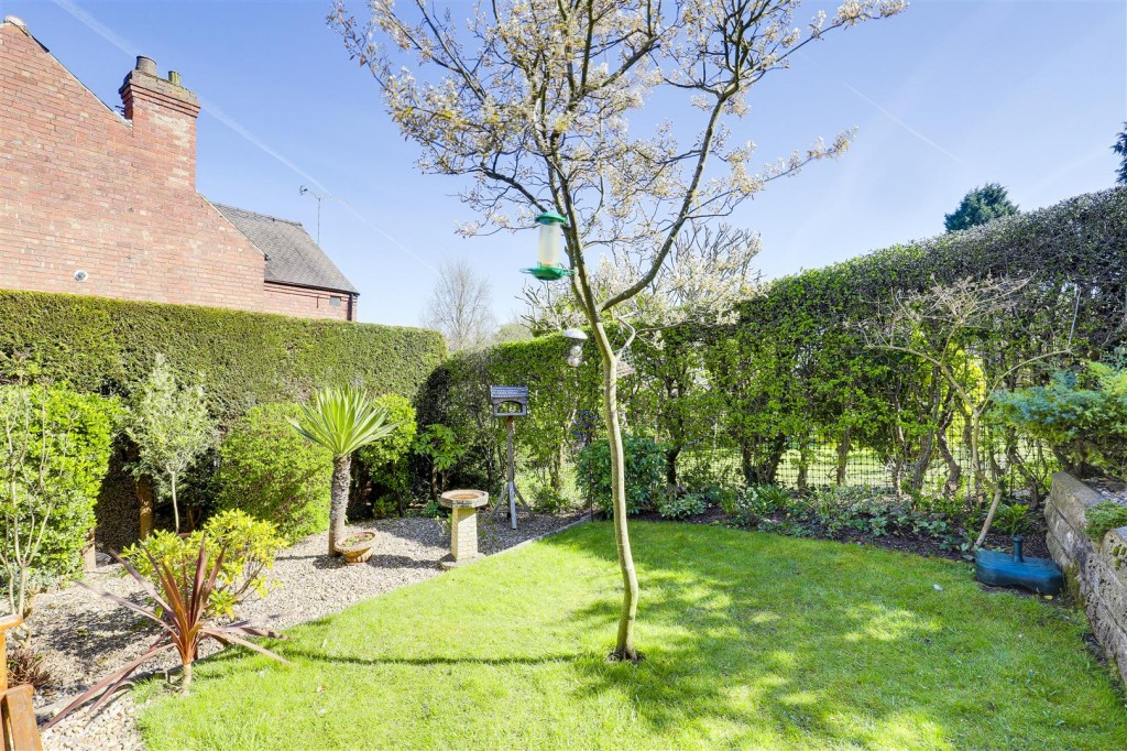 Moore Road, Mapperley, Nottinghamshire, NG3 6EF
