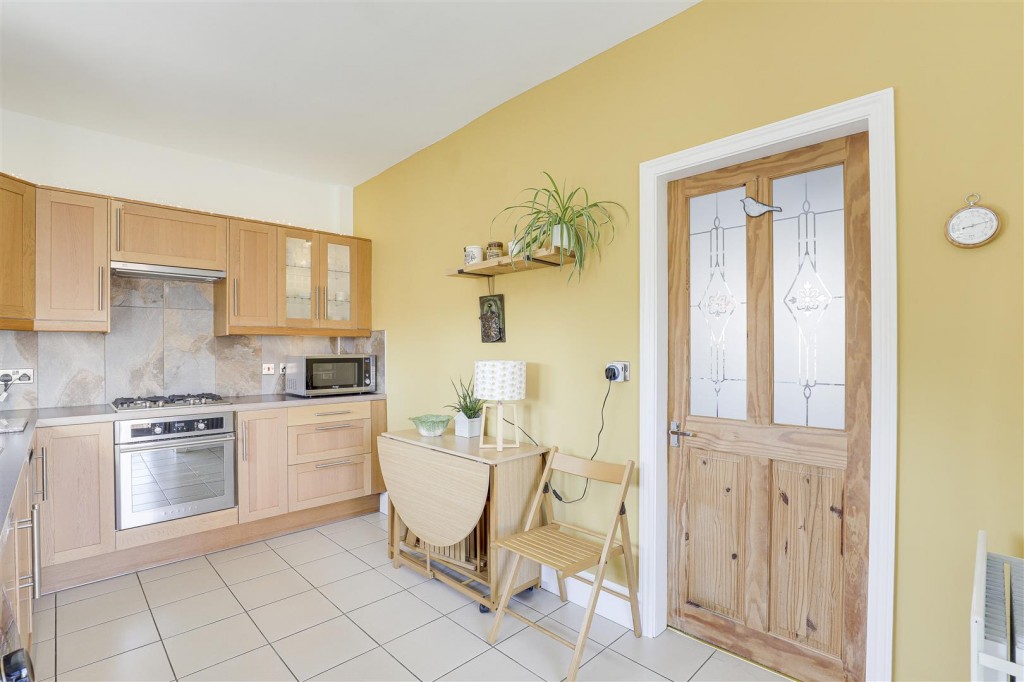 Moore Road, Mapperley, Nottinghamshire, NG3 6EF