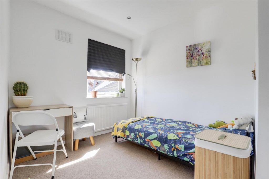 Moore Road, Mapperley, Nottinghamshire, NG3 6EF