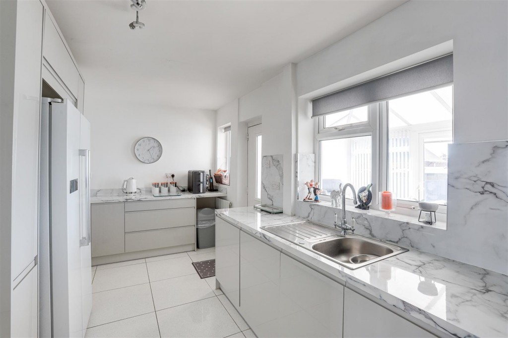 Swains Avenue, Bakersfield, Nottinghamshire, NG3 7AS