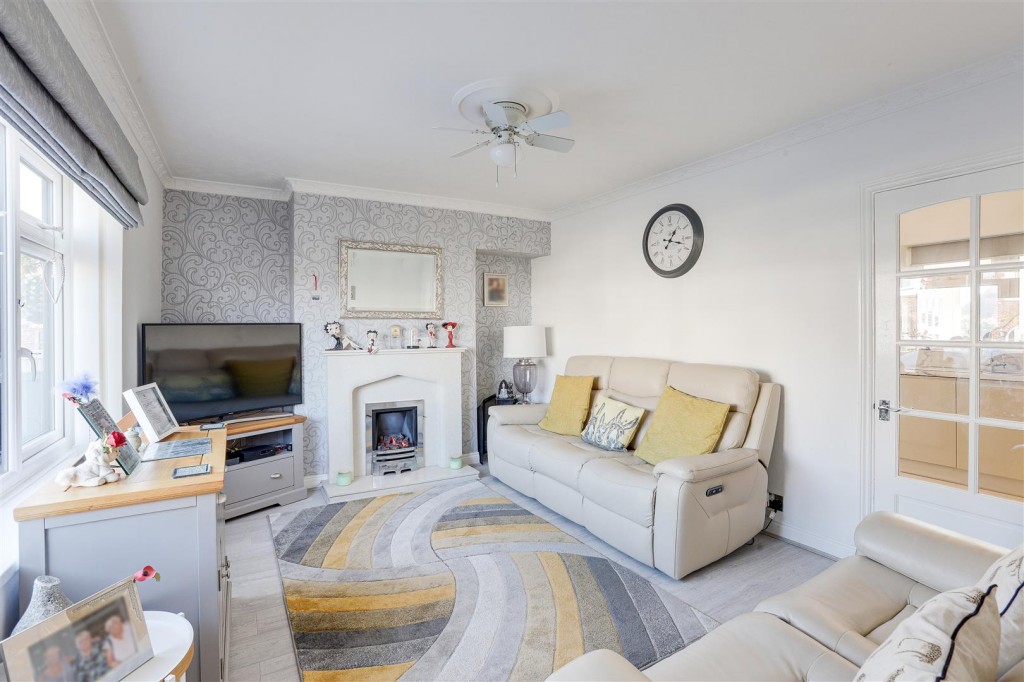 Swains Avenue, Bakersfield, Nottinghamshire, NG3 7AS