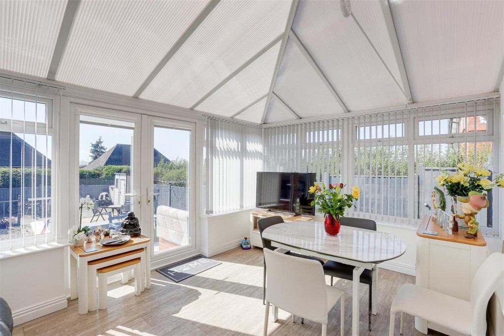 Swains Avenue, Bakersfield, Nottinghamshire, NG3 7AS