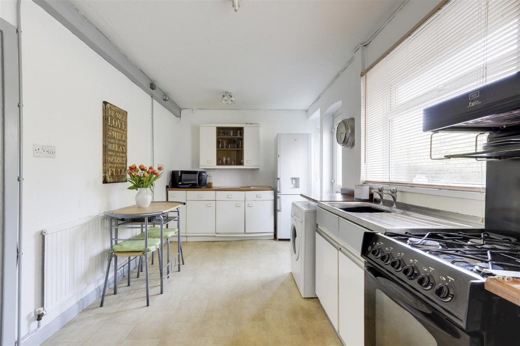 Gainsford Crescent, Bestwood, Nottinghamshire, NG5 5FJ