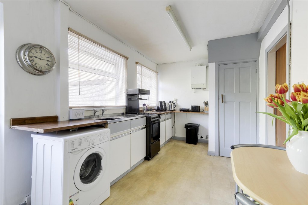 Gainsford Crescent, Bestwood, Nottinghamshire, NG5 5FJ