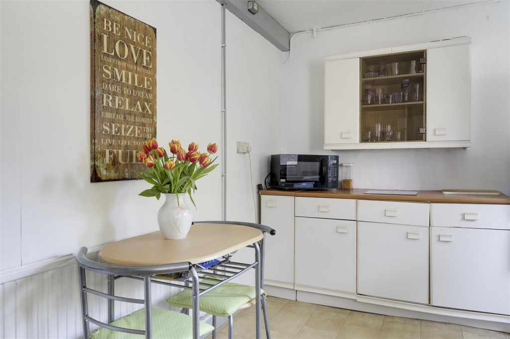 Gainsford Crescent, Bestwood, Nottinghamshire, NG5 5FJ