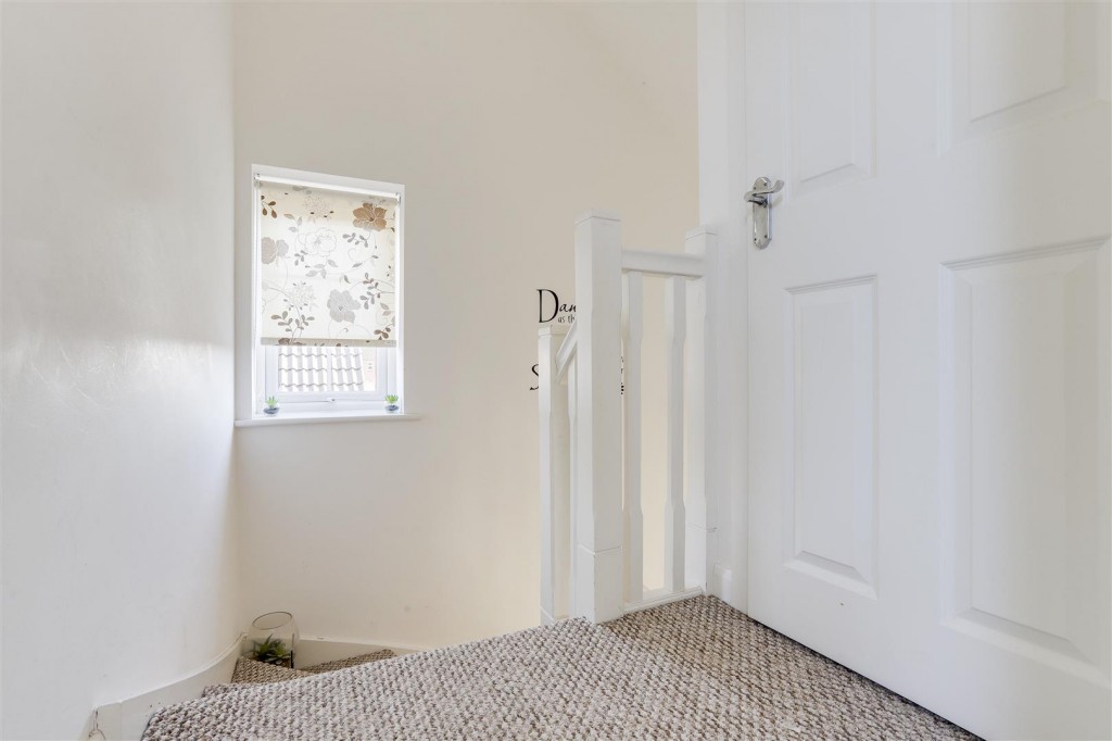 Latin Grove, Hucknall, Nottinghamshire, NG15 8GP